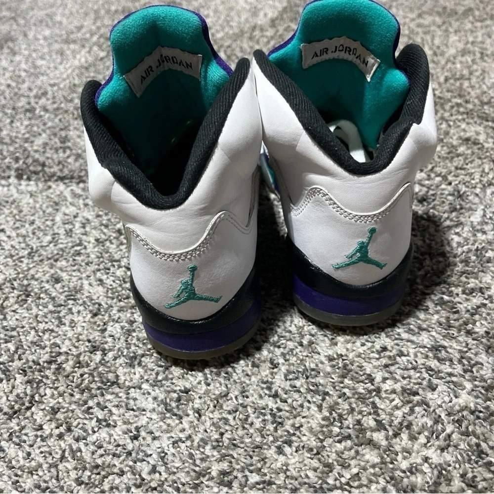 Nike Air Jordan 5 Retro Size 4.5Y Unisex Kids Grape White Purple Teal Sneakers